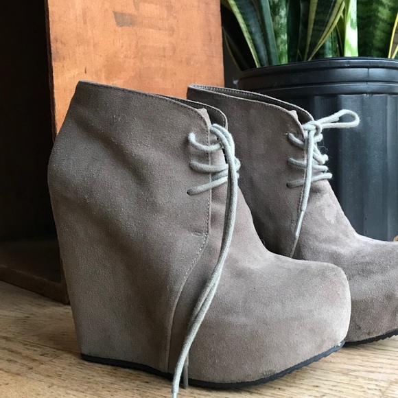 FLASH SALE, Aldo Suede wedges - Size 6 - Picture 4 of 4